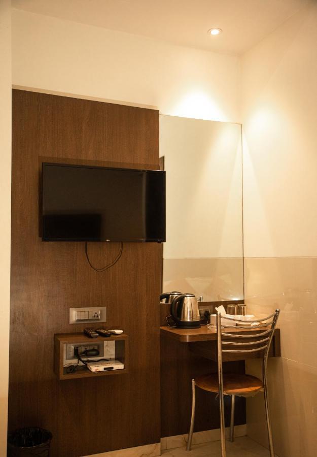 Hotel Monarch Express Near Karnala Sports Academy Panvel,Navi Mumbai Buitenkant foto